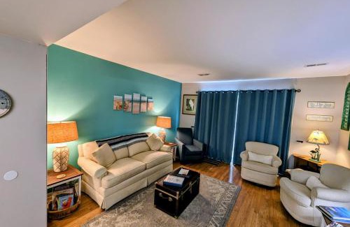 Oceanmarsh Subdivision Casa | Casa Wanderlust at Harbor Island K204
