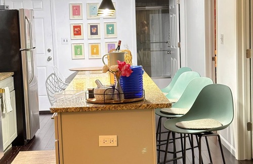 Avondale Apartamento | Casa Wolfram 20 Minutes from Downtown In The Heart of Logan Sqaure