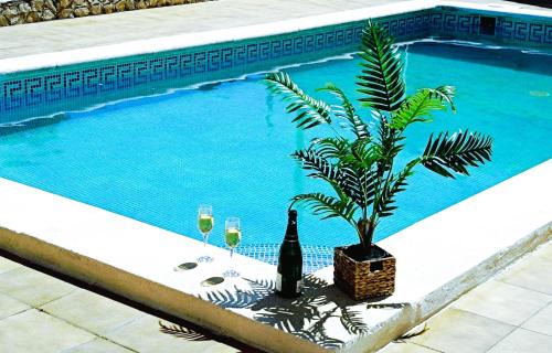L'Escala Chalet De Esquí | CASA XAVET, Piscina Privada Aire Acondicionado Free