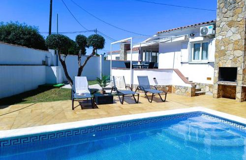 L'Escala Chalet De Esquí | CASA XAVET, Piscina Privada Aire Acondicionado Free