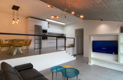Llanes Chalet De Esquí | Casa y jardín de diseño en precioso entorno a 8 min. de la playa. Parking y wifi