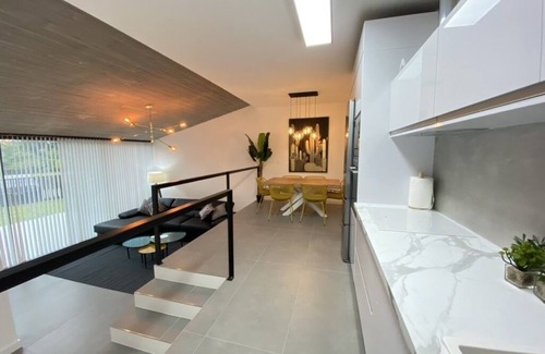 Llanes Chalet De Esquí | Casa y jardín de diseño en precioso entorno a 8 min. de la playa. Parking y wifi