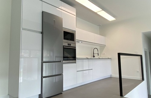 Llanes Chalet De Esquí | Casa y jardín de diseño en precioso entorno a 8 min. de la playa. Parking y wifi