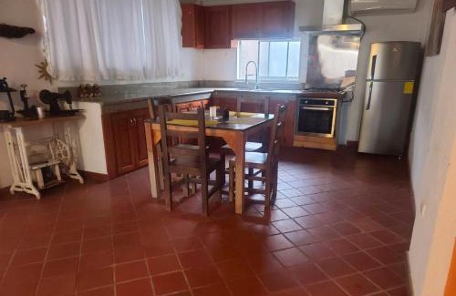Tonsupa Casa | Casa y Restaurante- Pizzeria La Pergola