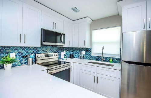 Sanibel Casa | Casa Ybel South - Newly renovated 2 bedroom duplex on the canal, short distance