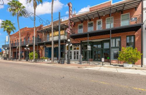 Historic Ybor Apartamento | Casa Ybor at The Buchman Building