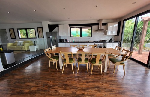 Buzanada Casa | Casa ZOE, villa de lujo con vista al mar