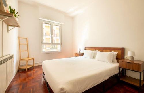 Gros Apartamento | Casa Zurriola Beach! - Surf, eat and relax!