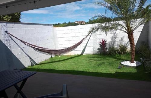 Serra Negra Casa | Casa1sn - Casa completa com jardim privativo e chuveirão refrescante!