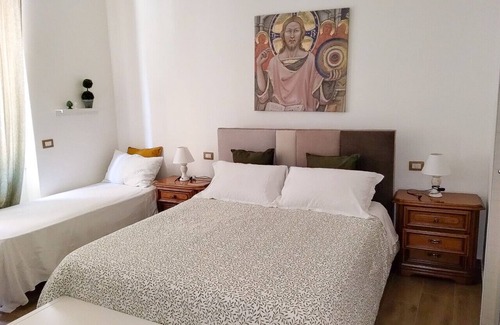 Santa Teresa di Riva Cama Y Desayuno | CasaBlanc - Camera Tripla Don Nino