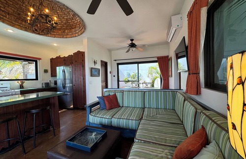 El Sargento Casa | Frente a la playa 1BD / 1BA-Justo al norte de Sandy Rasta beach-Private-expansivos patios- $ 175