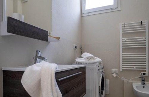 Castel San Pietro Terme Apartamento | Casadelfalegname NOCE