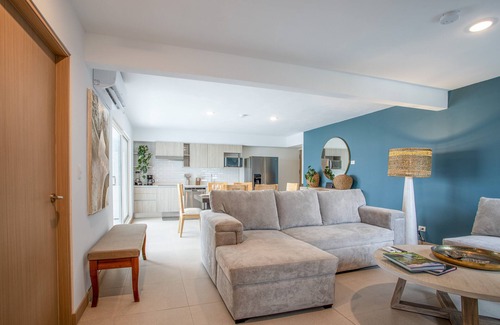 Cerro Plano Apartamento | CASAGO 1102, BRAND NEW RENTAL with Spectacular Ocean Views