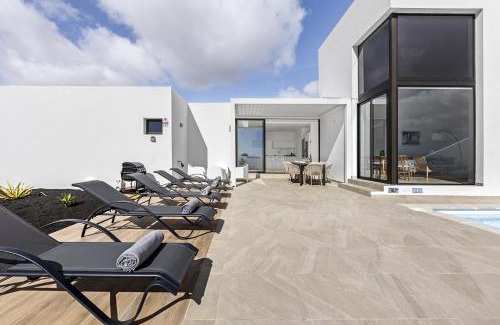 Tias Villa | Casahost Fontaine Bleue Villa
