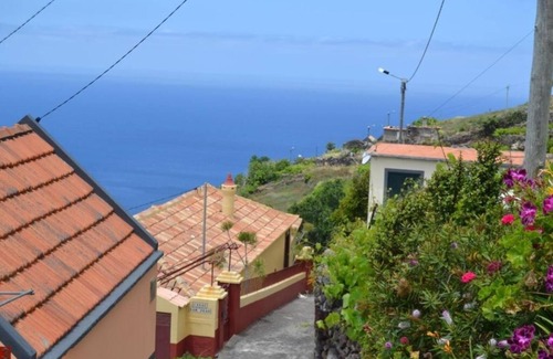 Paul do Mar Cabaña | Casal São João Cottages