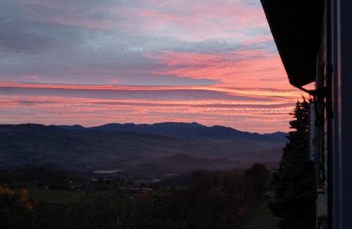 Carpineti Cama Y Desayuno | Casale Monte Valestra