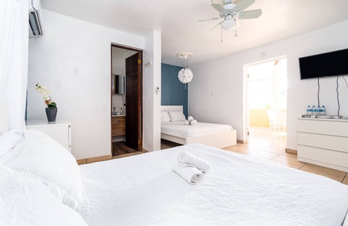 Pedernales Casa | Casamares: Vacational Stay with Pool and Jacuzzi 5 min to Boqueron and Beaches