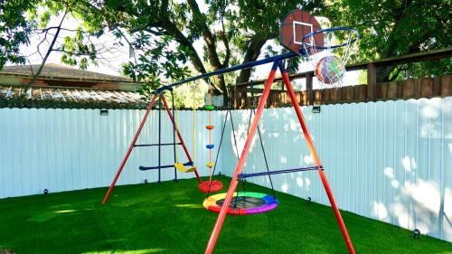 Allapattah Casa | CasaMia Only 10 min to Wynwood with New Pool, Bikes, Parking and Privacy