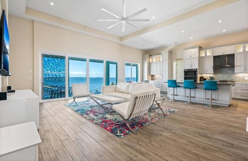 Tropic Casa | Casamigos. Luxury waterfront-Swim with Dolphins-Private Beach. Pet Friendly!