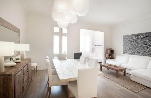 L'Antiga Esquerra de l'Eixample Apartamento | Casanova Charm 4BDR Apartment