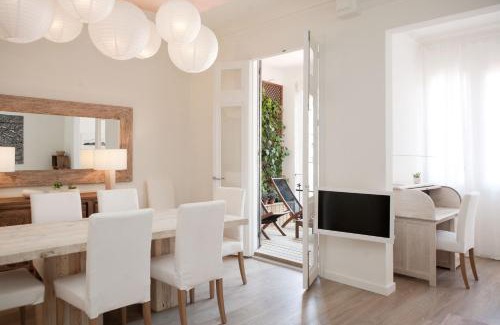 L'Antiga Esquerra de l'Eixample Apartamento | Casanova Charm 4BDR Apartment