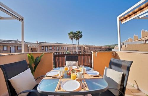 Marina de Casares Apartamento | Casares beach with pool Wi-Fi AC and parking - MARINA SUITES 150