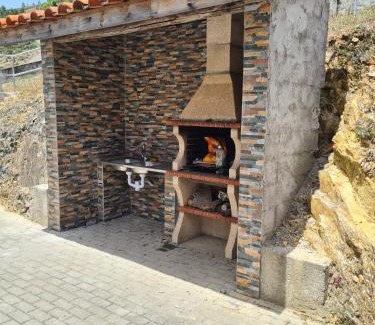 Pampilhosa da Serra Cabina | Casas da Escola - "A Escola" - Meãs