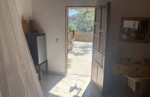 Yelapa Apartamento | CASAS LAS PAROTAS 1-Room Studio Apartment with rooftop patio overlooking Bay