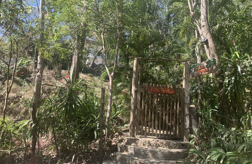 Yelapa Apartamento | CASAS LAS PAROTAS 1-Room Studio Apartment with rooftop patio overlooking Bay