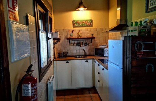 Peruyes Chalet De Esquí | Casas Rurales Entre Castaños. 8 personas.2 casas entre el mar y la montaña.