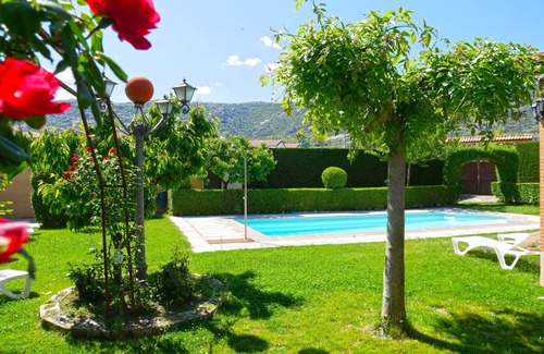 Solosancho Cabaña | EL BERRUECO - Casa Rural con Jacuzzi para parejas
