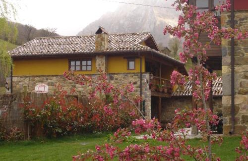 Quiros Casa | Casas rurales Valle de Bueida, jacuzzi solo en las casas el El Palacio y Viscárcel