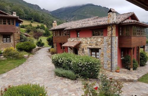 Quiros Casa | Casas rurales Valle de Bueida, jacuzzi solo en las casas el El Palacio y Viscárcel