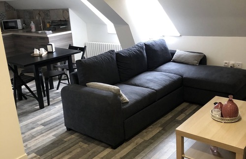 Mennecy Casa | CasaSM - Whole apartment in Hyper center, 40 min from Paris