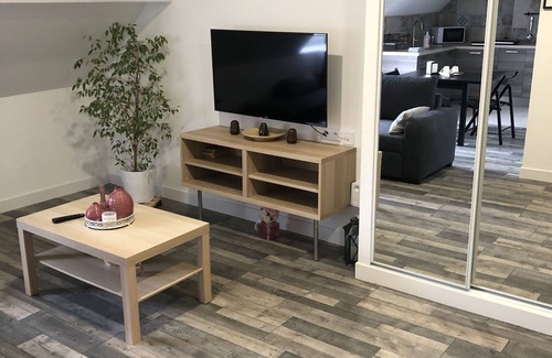 Mennecy Casa | CasaSM - Whole apartment in Hyper center, 40 min from Paris