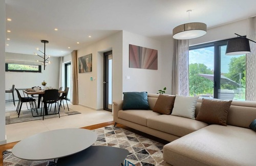 Muntic Villa | Cascada Comfortable holiday residence