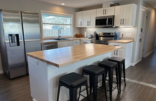 Southeast Eugene Casa | Cascade Cottage: Comfy & Cozy, family friendly, close to dining, parks, wineries