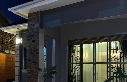 Kampala Villa | Cascade Cove 3-bedroom villa in Kampala - Jacuzzi and Gazebo with Fountain