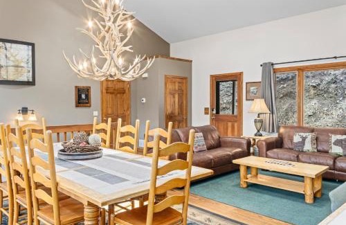 Aspen Brook Casa | Cascade Mountain Home by Estes Park Homes home