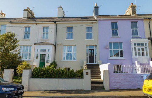 Ramsey Cabaña | Cascadia House - a holiday cottage that sleeps 4 guests in 2 bedrooms