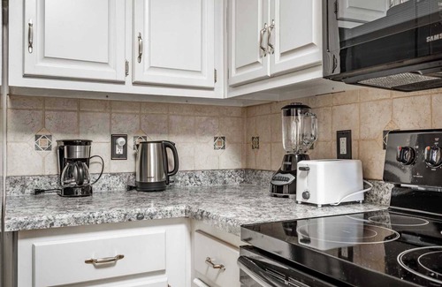 Clarkdale Casa | Cascading Meadows Retreat｜Pet-Friendly｜Garage Access｜Flex-Lease｜Study #42003