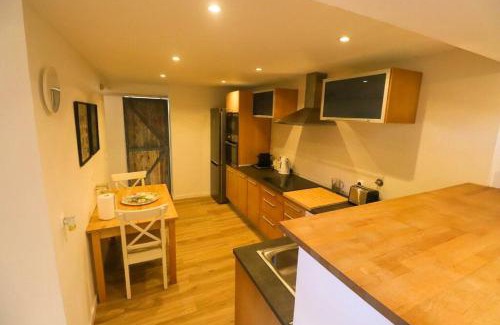 Cobre Apartamento | Cascais Getaway with a shared pool