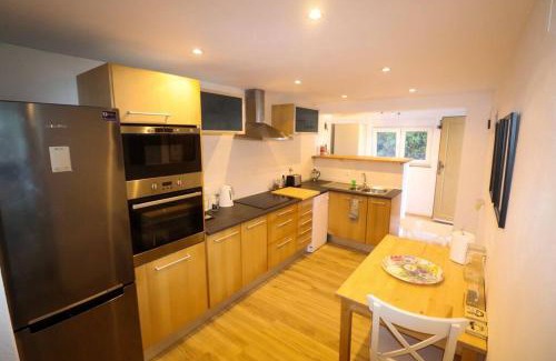 Cobre Apartamento | Cascais Getaway with a shared pool
