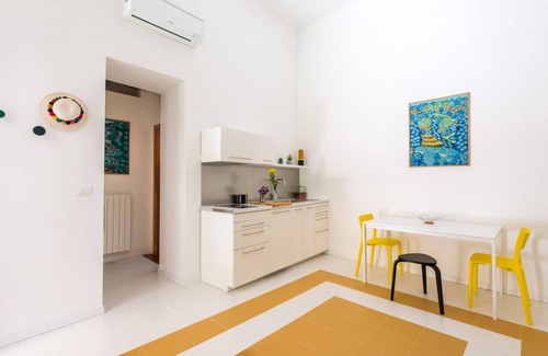 Castellammare Vucciria Apartamento | Casetta Gialla Alla Vucciria by Wonderful Italy