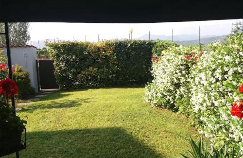 Paderno Franciacorta Apartamento | CASETTA MIRAVIGNA cozy flat with garden in Franciacorta & Iseo Lake