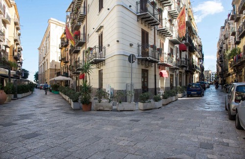 Castellammare Vucciria Apartamento | Casetta Verde Alla Vucciria by Wonderful Italy