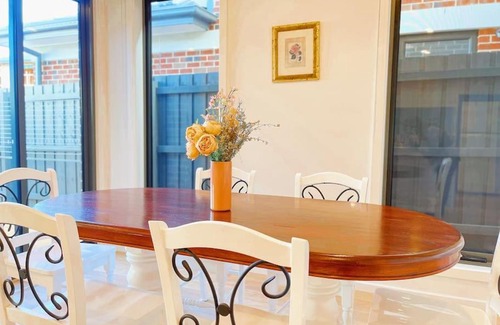 Narre Warren Casa | Casey Green Townhouse by GoodLive