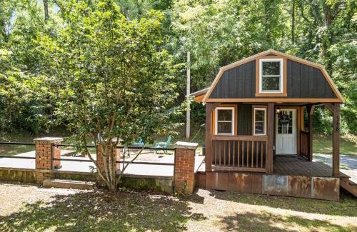 Cullowhee Casa | Casey Paradise Tiny Home Mountain Retreat
