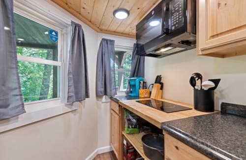 Cullowhee Casa | Casey Paradise Tiny Home Mountain Retreat