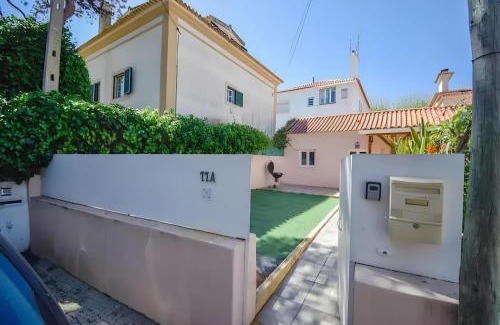Parede Apartamento | Casinha da Parede - 5 min from the beach